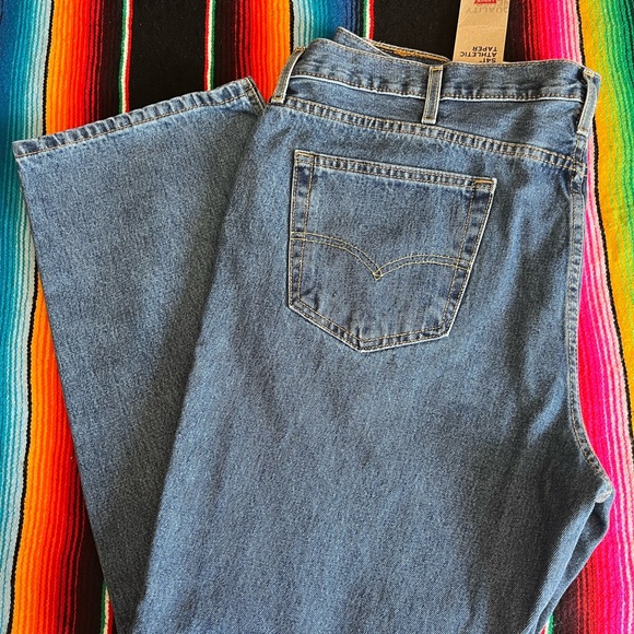 Levi’s 541 Jeans - Picture 2 of 5